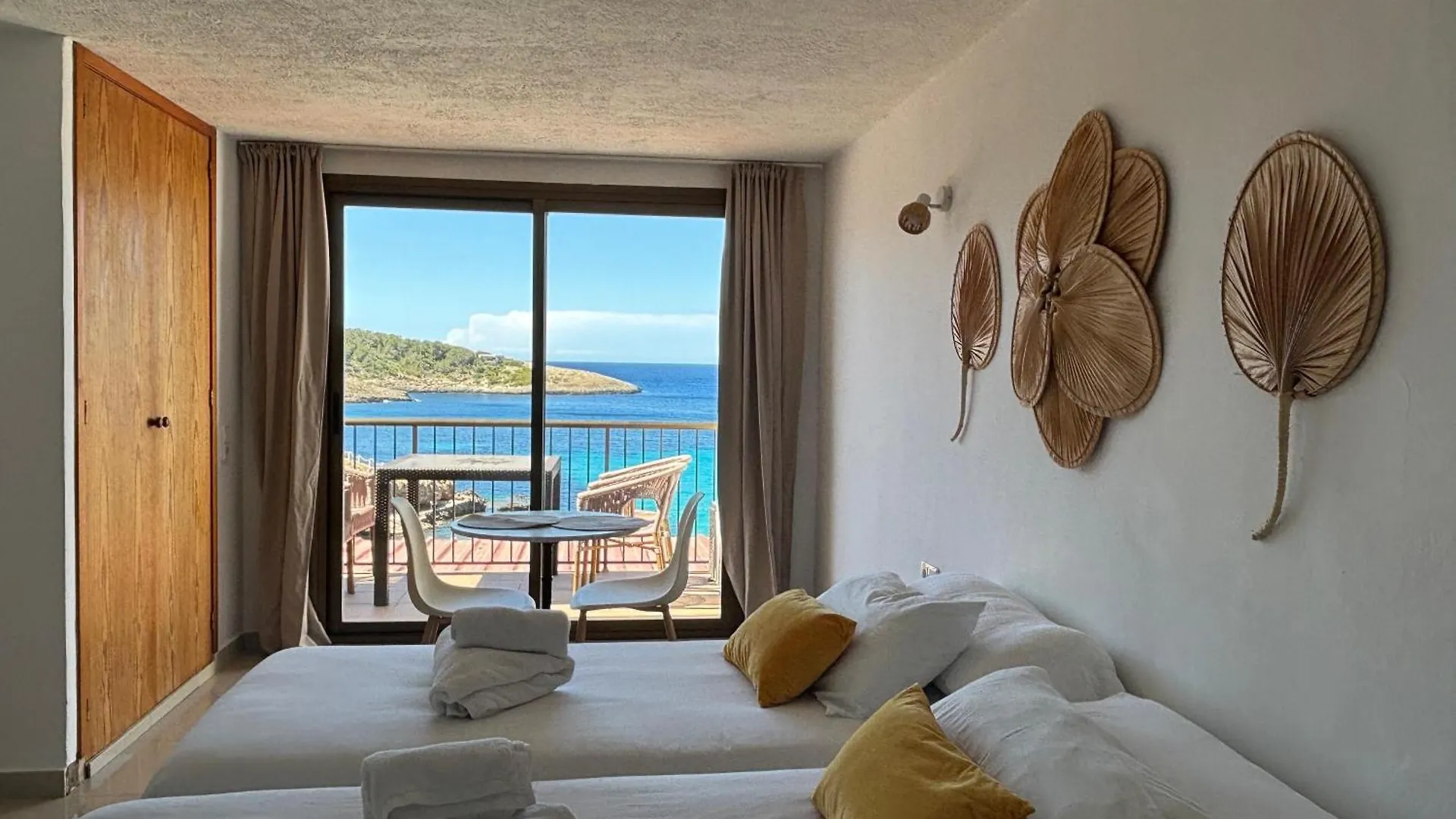 Es Grop Apartamentos Portinatx