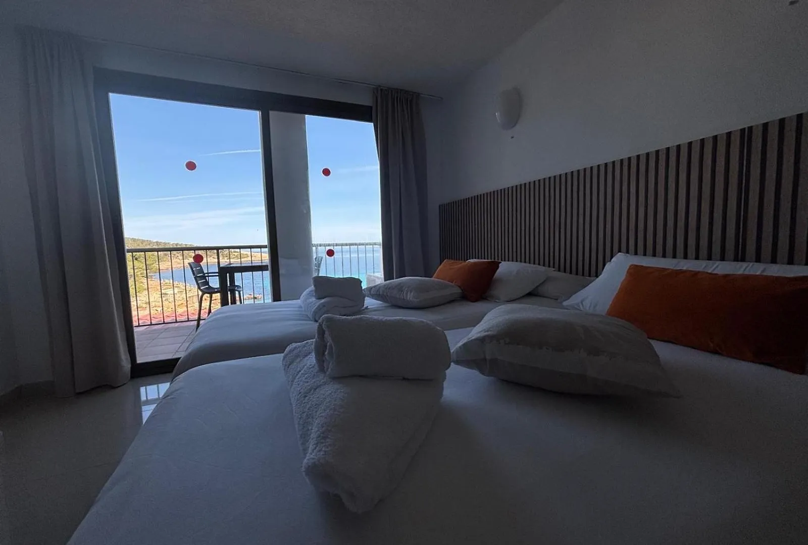 Es Grop Apartamentos Portinatx
