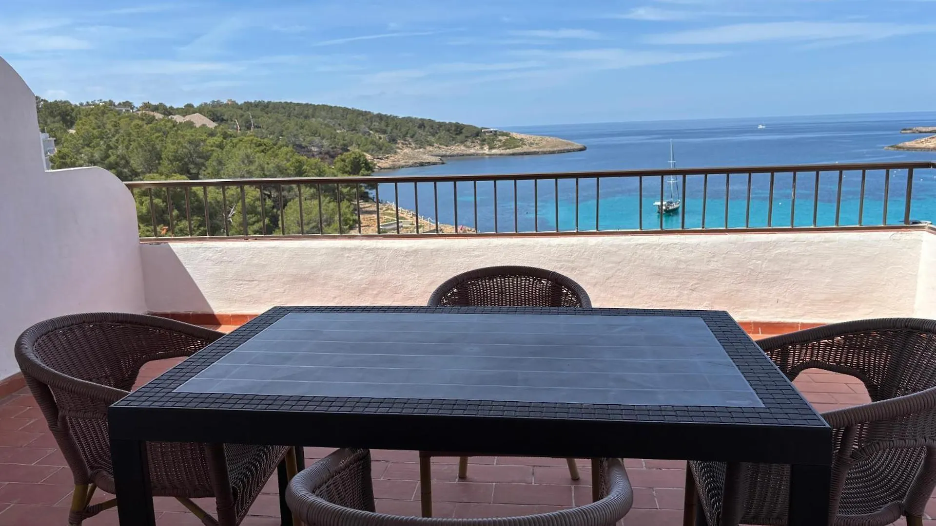 Es Grop Apartamentos Portinatx Spain